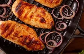 bistequeira no preparo de carnes